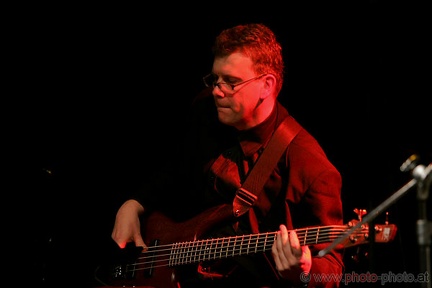Piotr Wisniewski -  bass